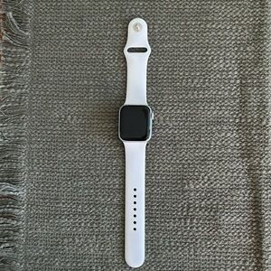 Apple Watch SE 40mm Silver color